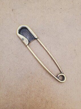 Big Safety Pin in brass - Vintage Brass pin - pendant brass pin - antique safety